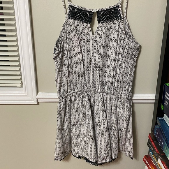 AE Romper - Picture 3 of 4